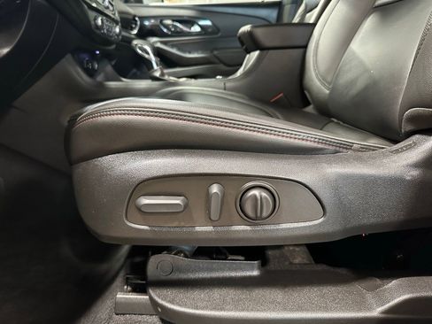Used 2023 Chevrolet Traverse RS image 14