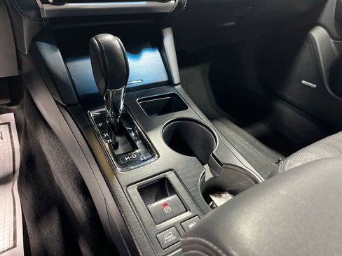 Used 2018 Subaru Outback 2.5i Limited AWD/4WD image 29