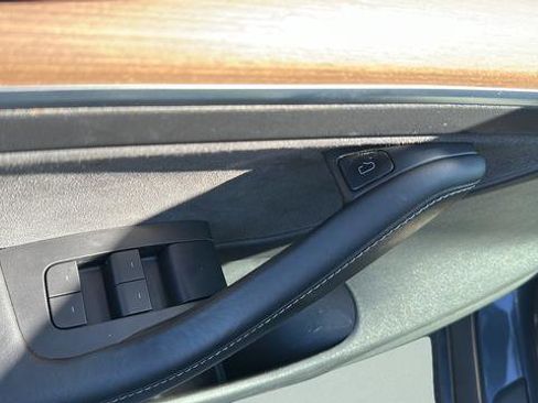 Used 2021 Tesla Model 3 Standard Range Plus RWD image 12