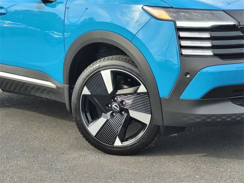 New 2026 Nissan Kicks SR image 2