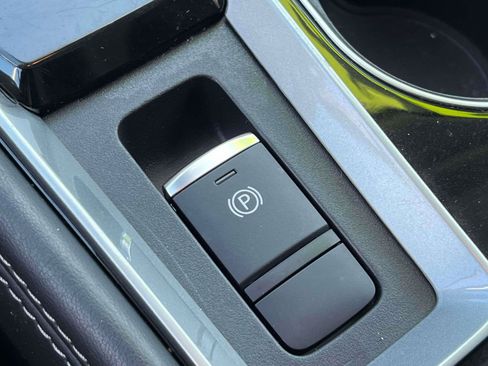 Used 2023 Nissan Altima 2.5 SV AWD/4WD image 17