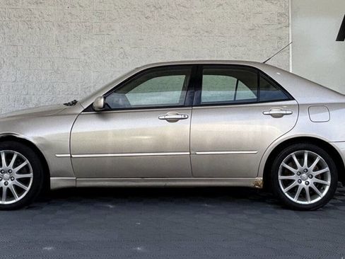 Used 2005 Lexus IS 300 image 5
