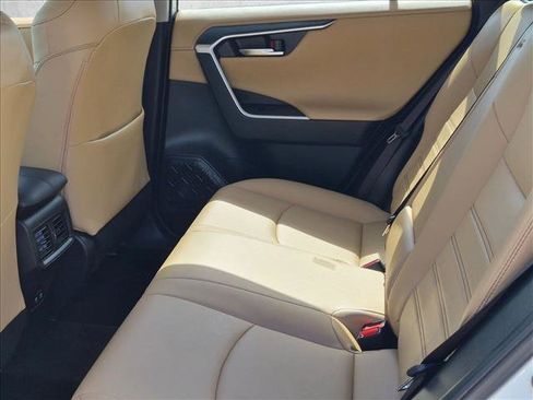 Used 2020 Toyota RAV4 Limited FWD image 20