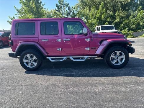 Used 2022 Jeep Wrangler Unlimited Sahara AWD/4WD image 7