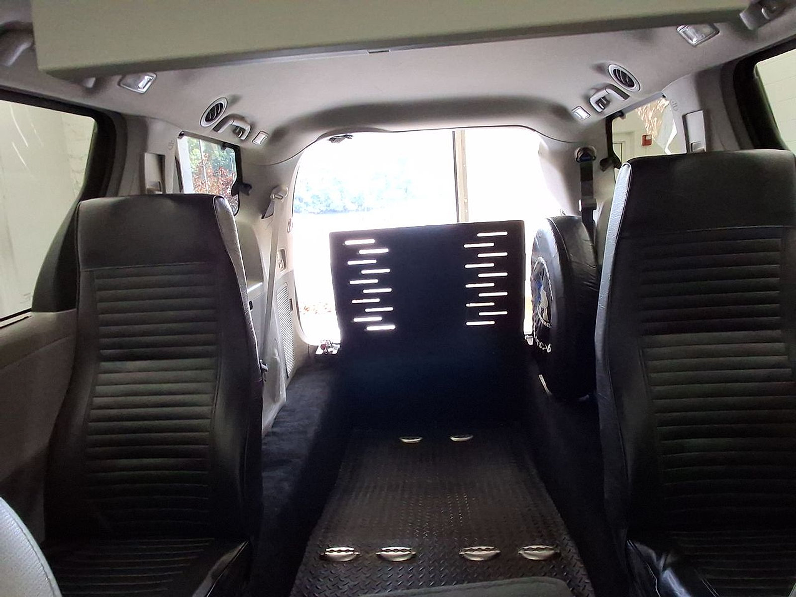 Used 2014 Toyota Sienna XLE w/ Entertainment Package FWD image 23