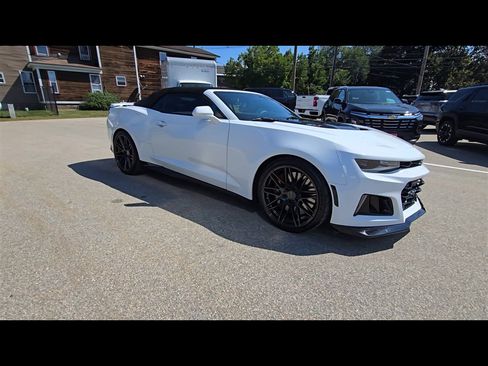 Used 2018 Chevrolet Camaro ZL1 image 2