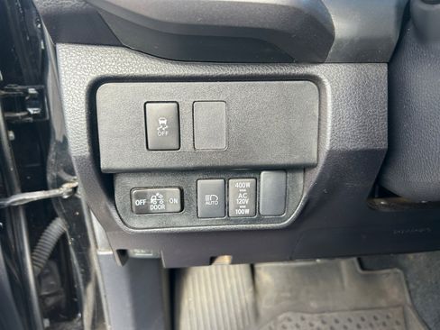 Used 2023 Toyota Tacoma TRD Sport w/ Black Out Package (TMS) image 24