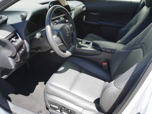 Used 2025 Lexus UX 300h FWD w/ Accessory Package (Z2) image 8