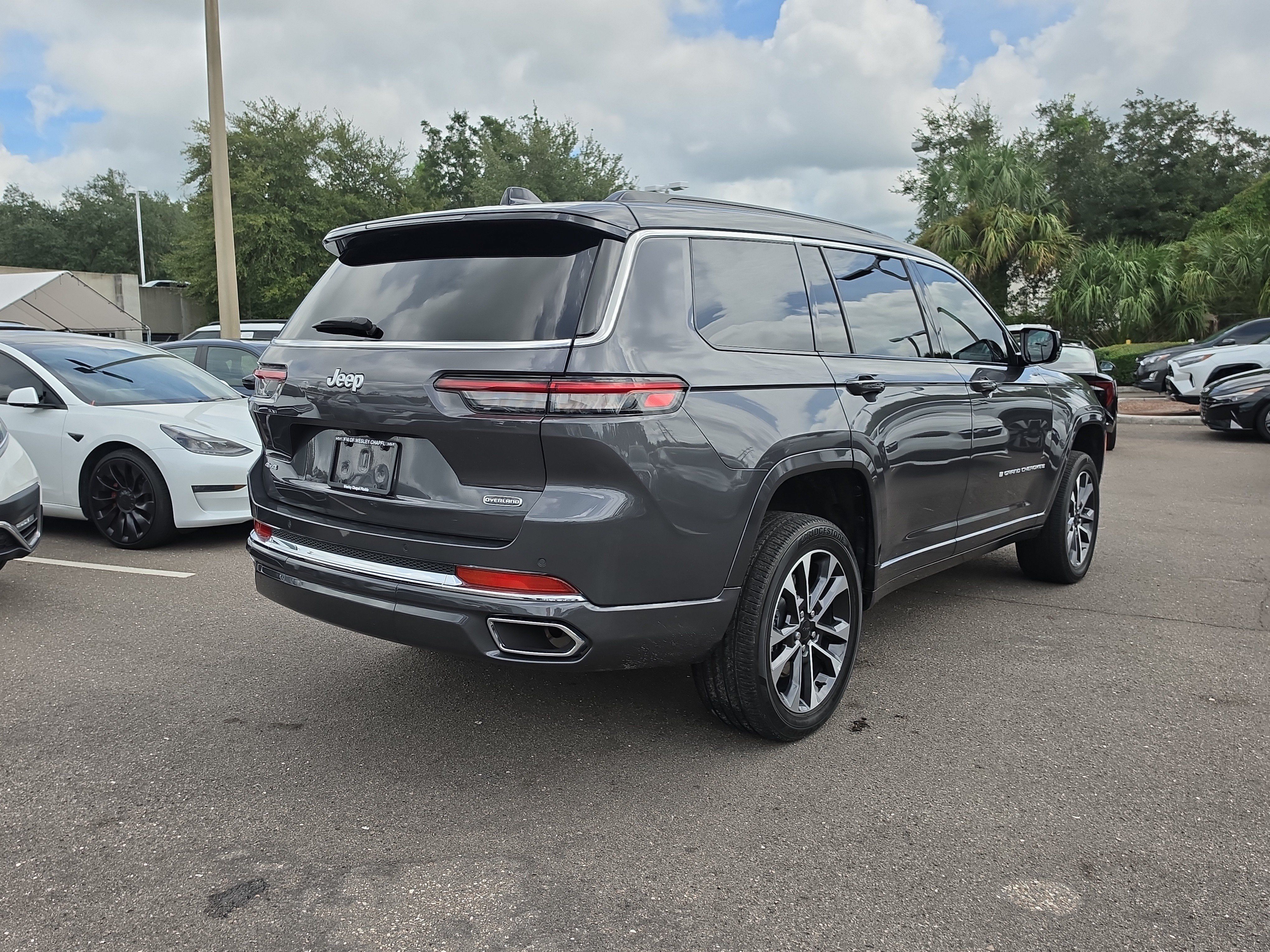 Used 2024 Jeep Grand Cherokee L Overland AWD/4WD image 8