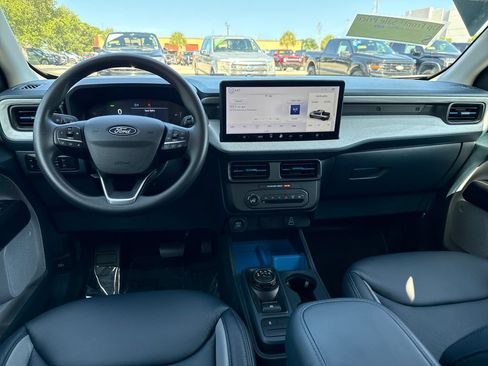 Used 2025 Ford Maverick XLT FWD image 6