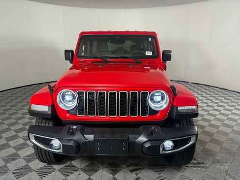 Used 2025 Jeep Wrangler Unlimited Sahara AWD/4WD image 5