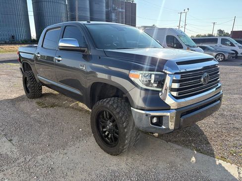 Used 2019 Toyota Tundra 4x4 CrewMax image 1