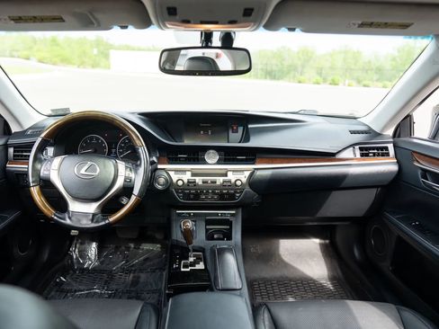 Used 2015 Lexus ES 350 w/ Premium Package image 23