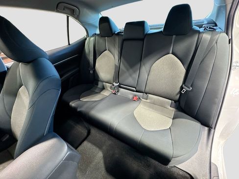 Used 2021 Toyota Camry LE FWD image 13