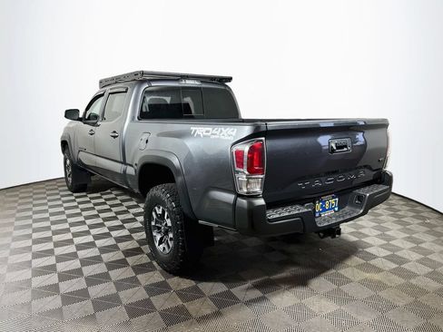 Certified 2023 Toyota Tacoma TRD Off-Road AWD/4WD image 5