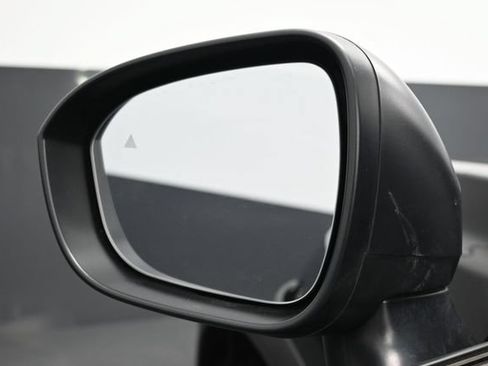 Used 2023 Nissan Rogue S FWD image 4