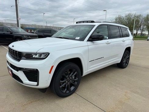 New 2026 Jeep Grand Cherokee L Limited AWD/4WD image 3