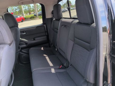 Certified 2022 Nissan Frontier SV image 14