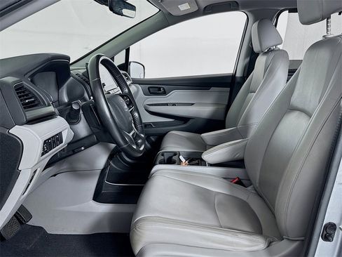 Used 2018 Honda Odyssey Touring image 10