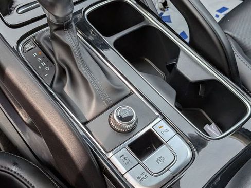 Used 2024 Kia Telluride S FWD image 19