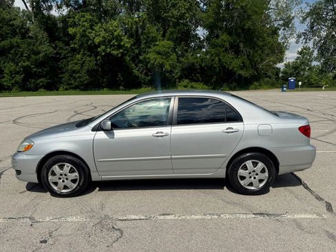 Used 2005 Toyota Corolla CE FWD image 8