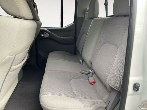 Used 2019 Nissan Frontier SV image 10