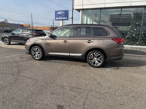 Used 2016 Mitsubishi Outlander SEL image 11