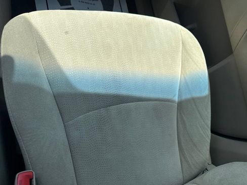 Used 2013 Toyota Highlander FWD w/ Cold Weather Pkg image 15