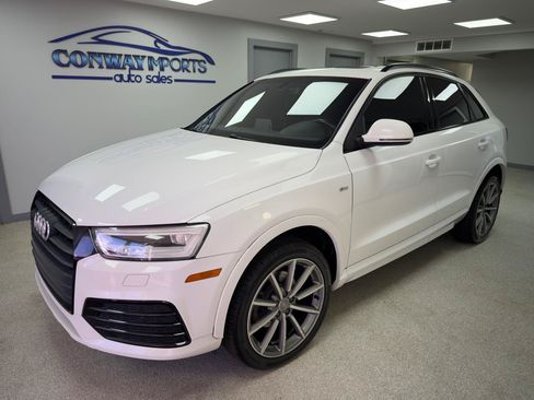 Used 2017 Audi Q3 2.0T Prestige w/ Prestige Package AWD/4WD image 2