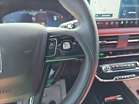 Used 2023 Lincoln Corsair Reserve w/ Jet Appearance Package FWD image 19