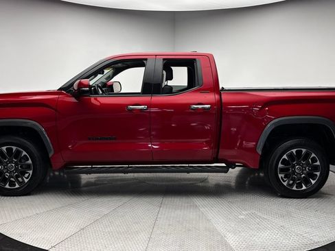 Used 2022 Toyota Tundra Limited w/ Power Package AWD/4WD image 5