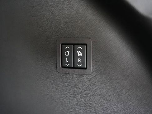 Used 2023 Buick Enclave Avenir w/ Trailering Package, 5000 lbs. image 11