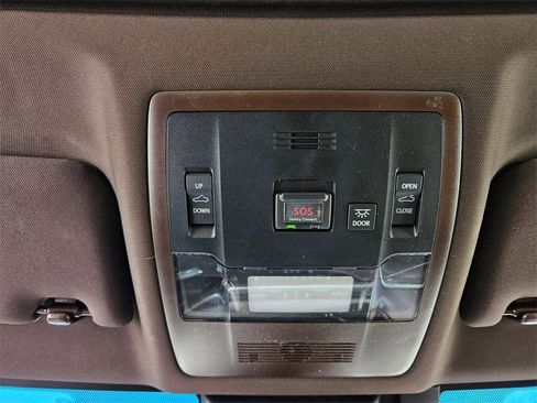 Used 2019 Lexus ES 300h w/ Premium Package image 18