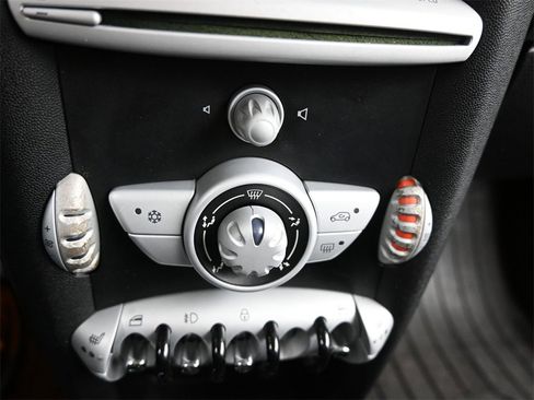 Used 2010 MINI Cooper S image 23