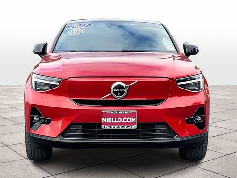 Used 2023 Volvo C40 P8 Recharge Ultimate w/ Protection Package Premier image 3