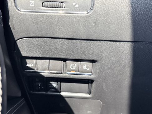 Used 2017 INFINITI QX80 4WD w/ Driver Assistance Package image 63