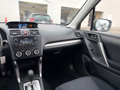 Used 2015 Subaru Forester 2.5i Premium w/ All-Weather Package AWD/4WD image 23