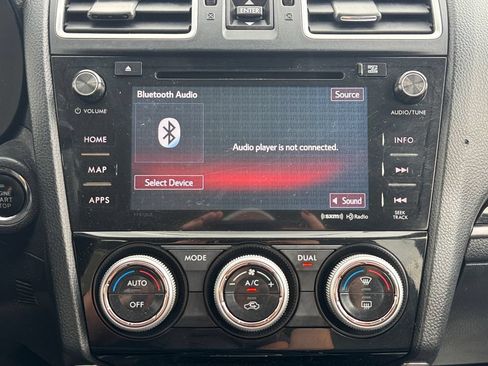 Used 2017 Subaru Forester 2.5i Touring AWD/4WD image 9