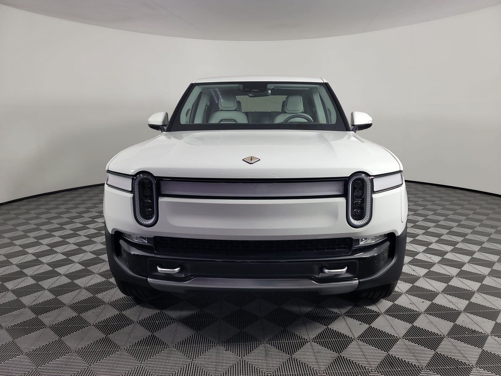 Used 2023 Rivian R1T Adventure Dual AWD/4WD image 8