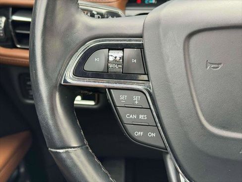 Used 2023 Lincoln Nautilus Reserve image 22