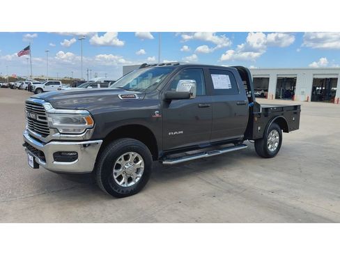 Used 2024 RAM 2500 Laramie AWD/4WD image 4