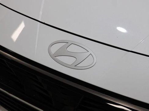 Used 2025 Hyundai Elantra Limited FWD image 10