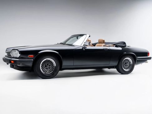 Used 1990 Jaguar XJS V12 Convertible RWD image 2