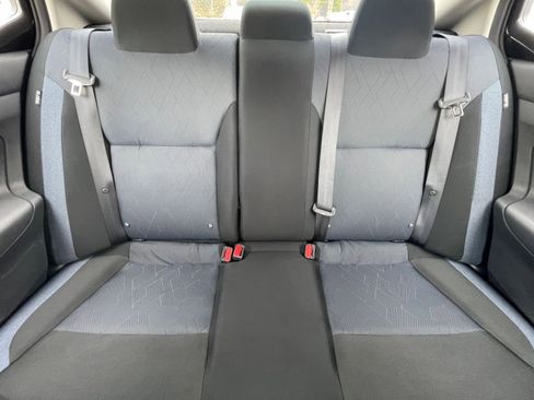 Used 2025 Nissan Versa SV image 36