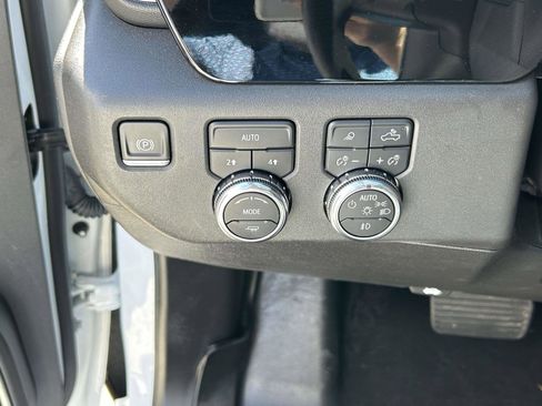 Used 2024 GMC Sierra 1500 SLT image 17