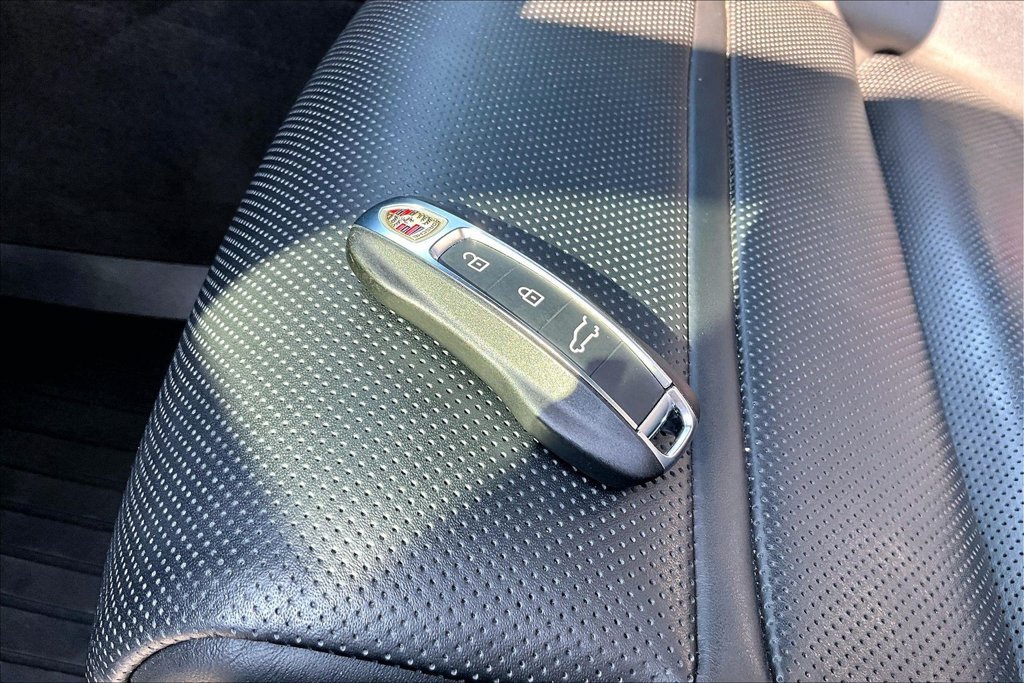 Used 2023 Porsche Cayenne Turbo AWD/4WD image 35