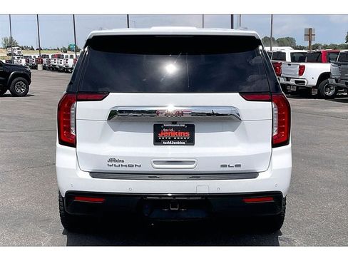Used 2022 GMC Yukon SLE AWD/4WD image 4