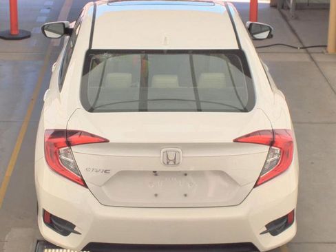 Used 2018 Honda Civic EX image 4