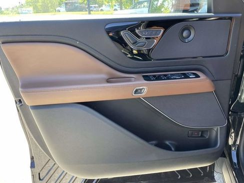 Used 2022 Lincoln Aviator Reserve RWD image 18