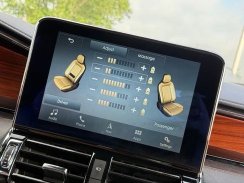 Used 2018 Lincoln Navigator Reserve w/ Technology Package AWD/4WD image 30